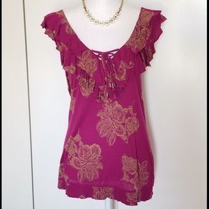 Deletta ruffle cap sleeve top